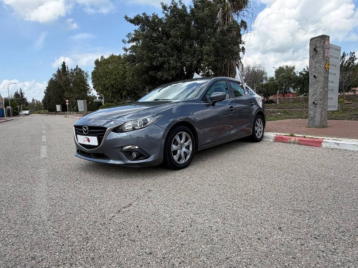 מאזדה 3