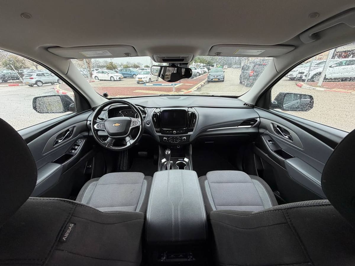 שברולט טרוורס 4