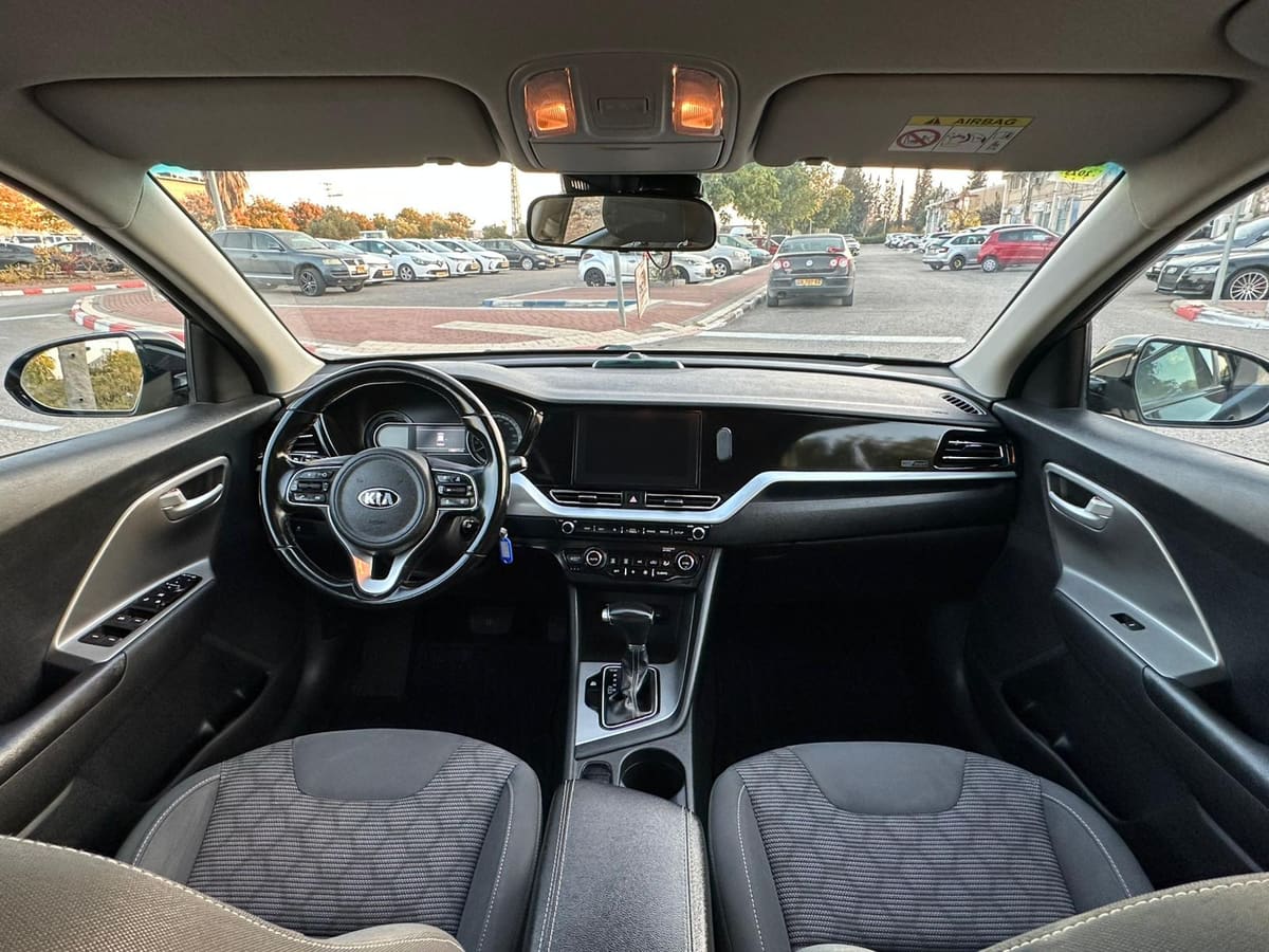 קיה נירו פלאג אין 3