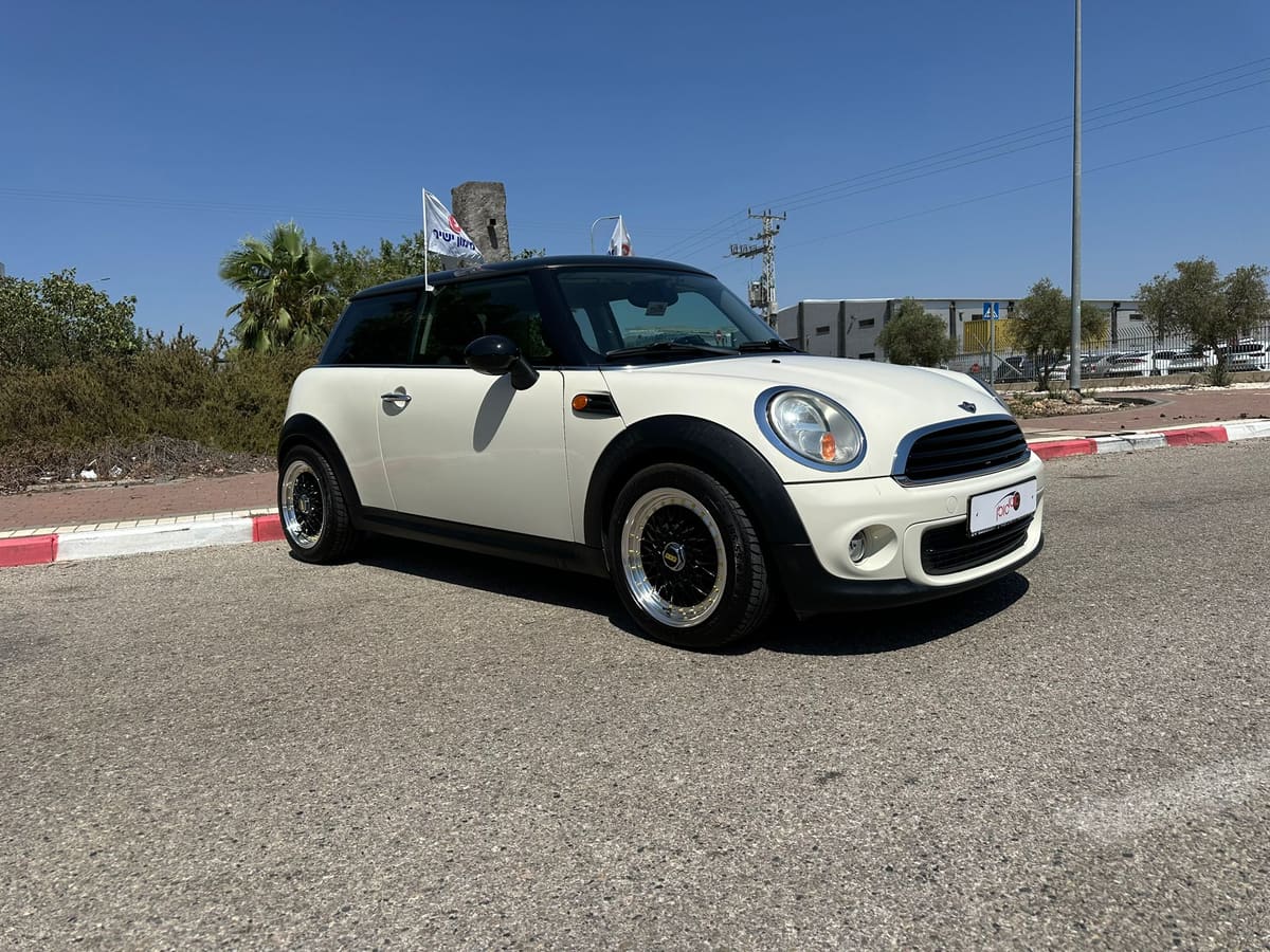 מיני קופר 4